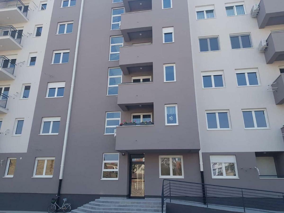 Lux Apartment Sanja 1 Subotica Esterno foto
